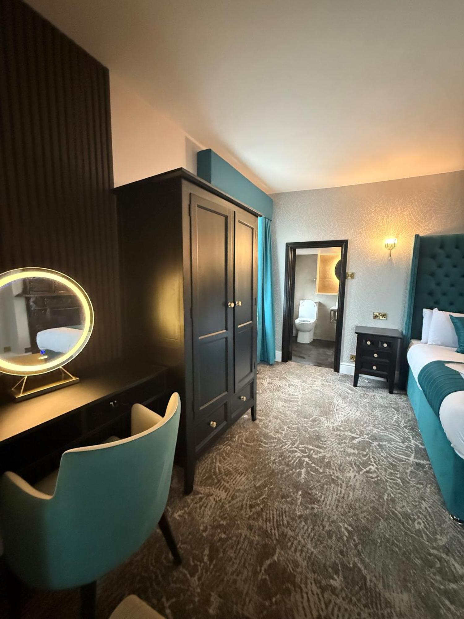 Lyons Woodlands Hall 4*