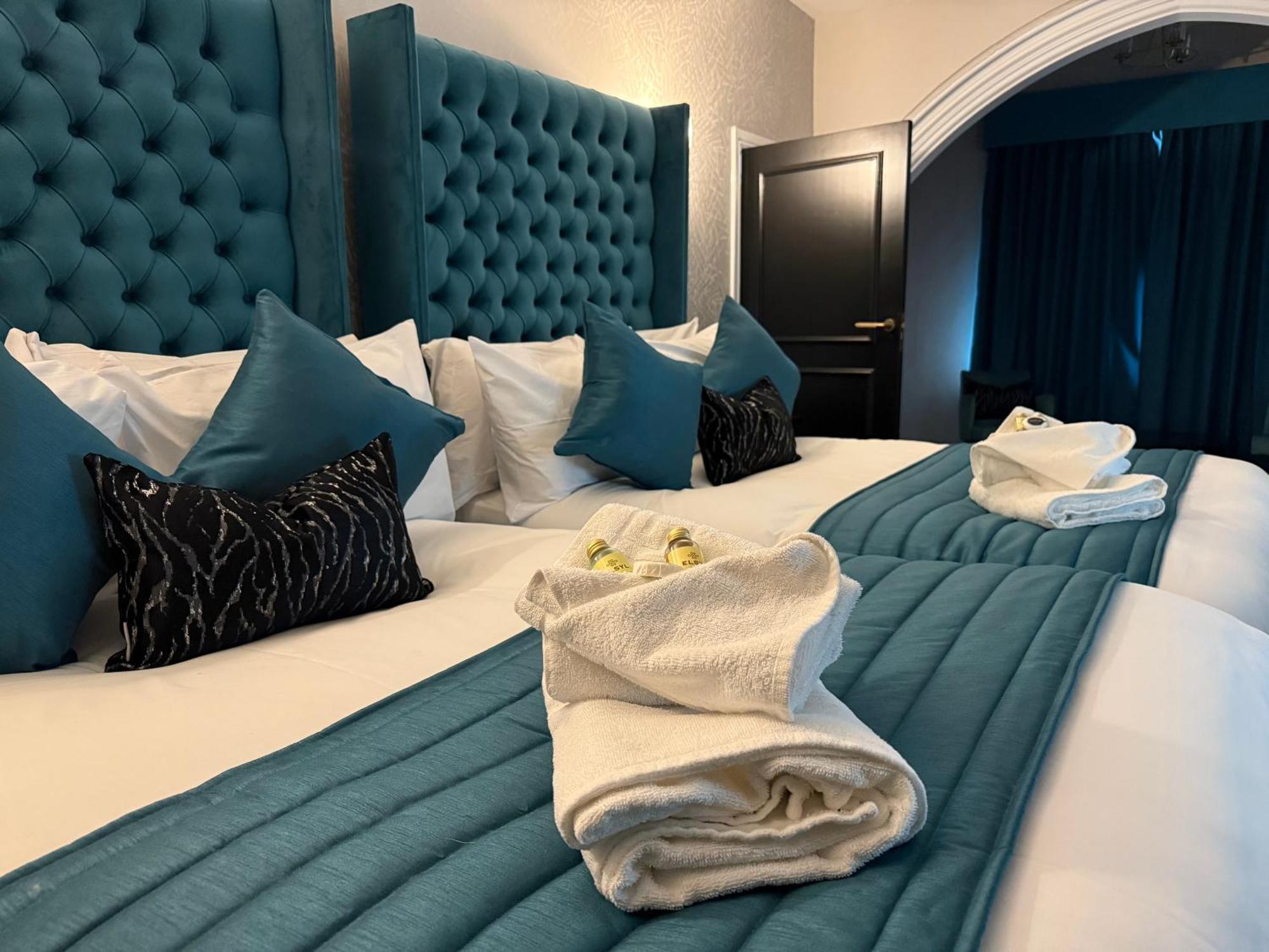 Lyons Woodlands Hall 4* Ритин
