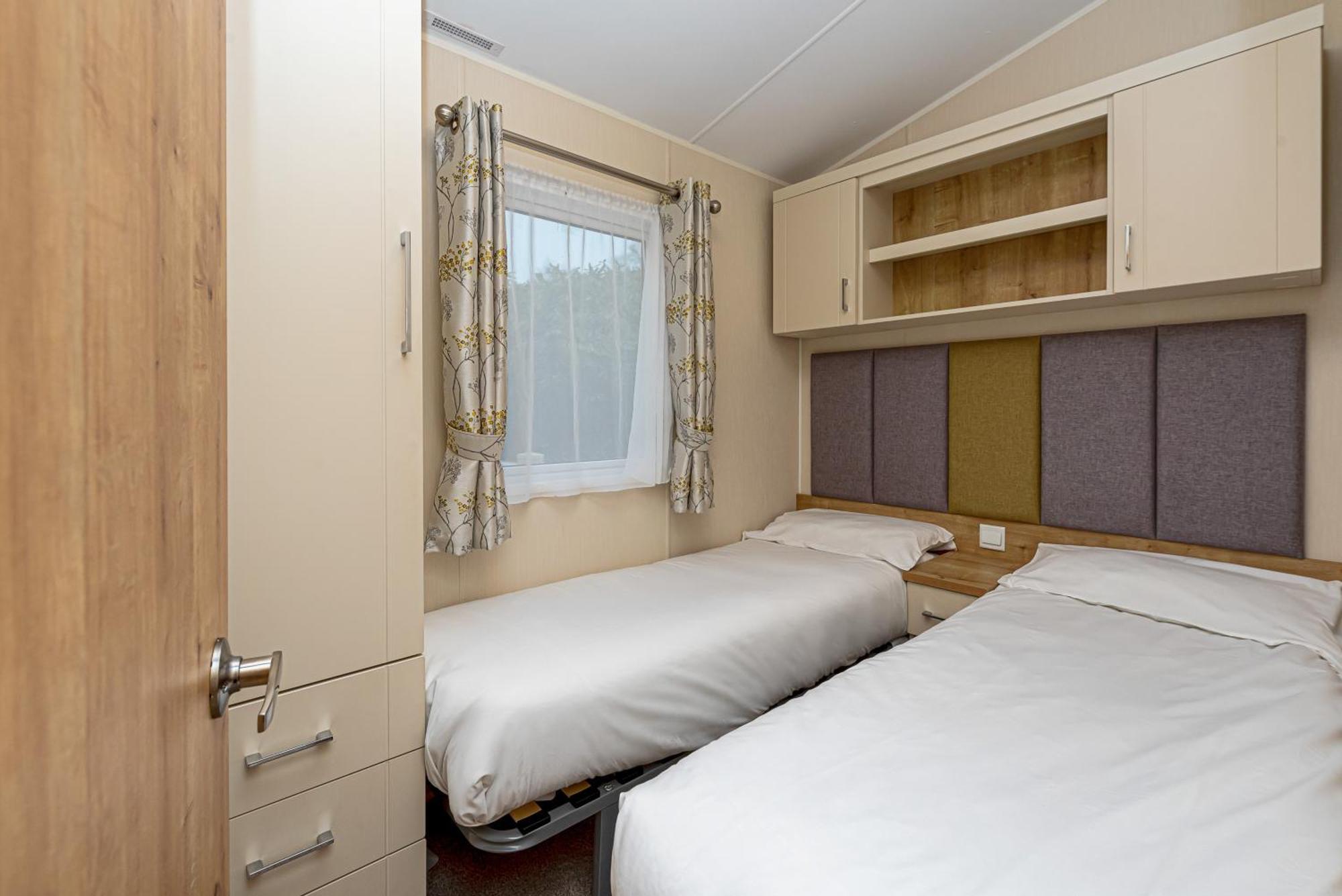 Lyons Woodlands Hall Отель