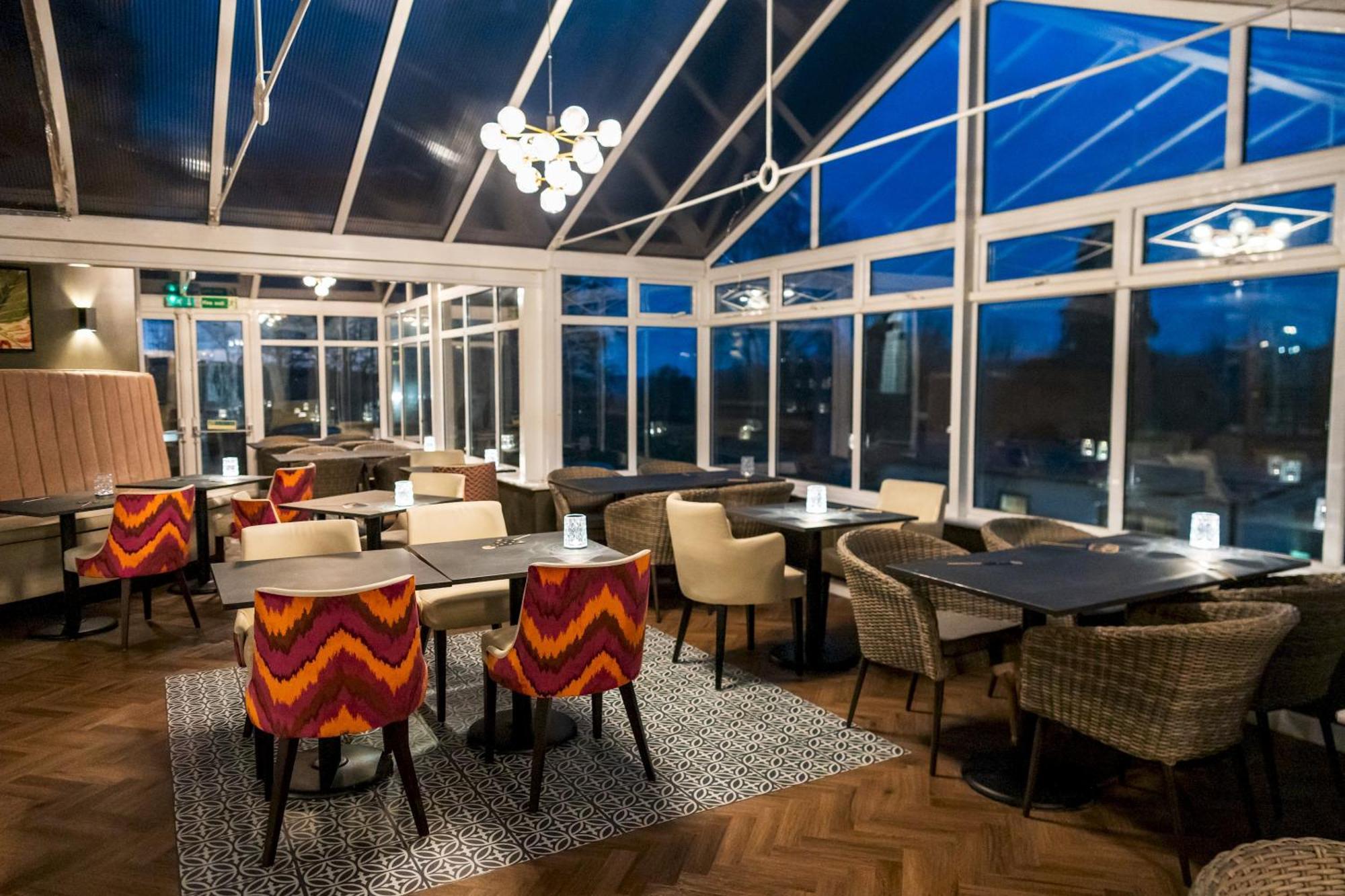 Отель Lyons Woodlands Hall 4*